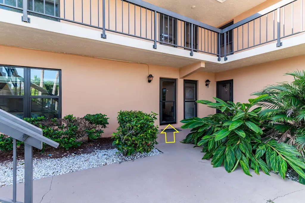 46 Manor Marco Island FL 34145