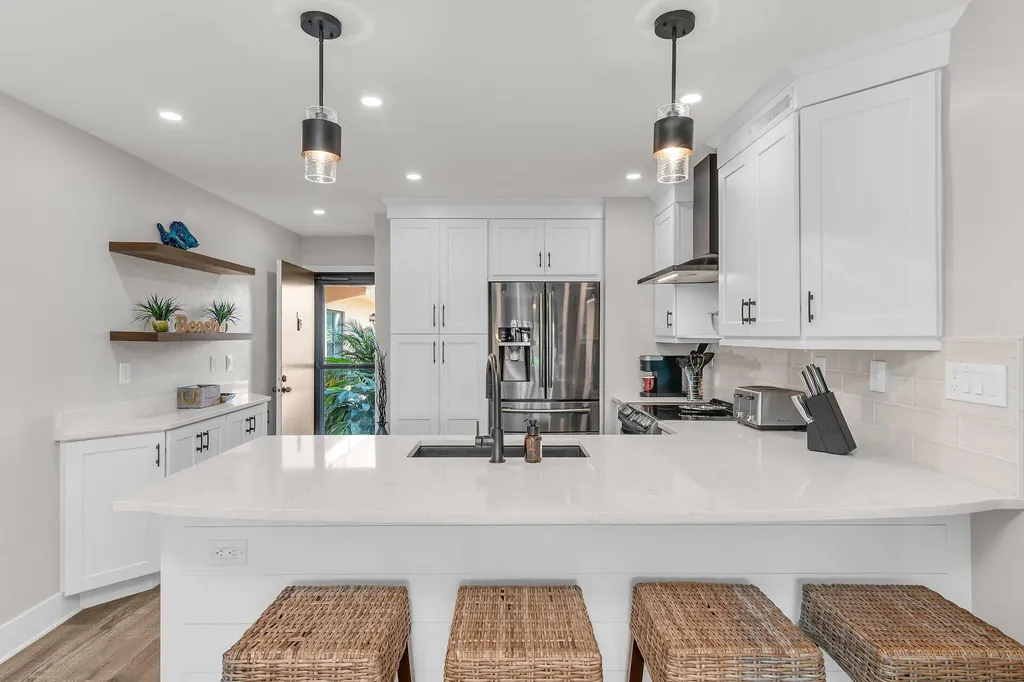 46 Manor Marco Island FL 34145