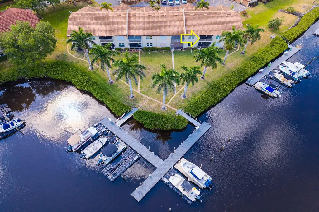 162 Newport Drive Naples FL 34114