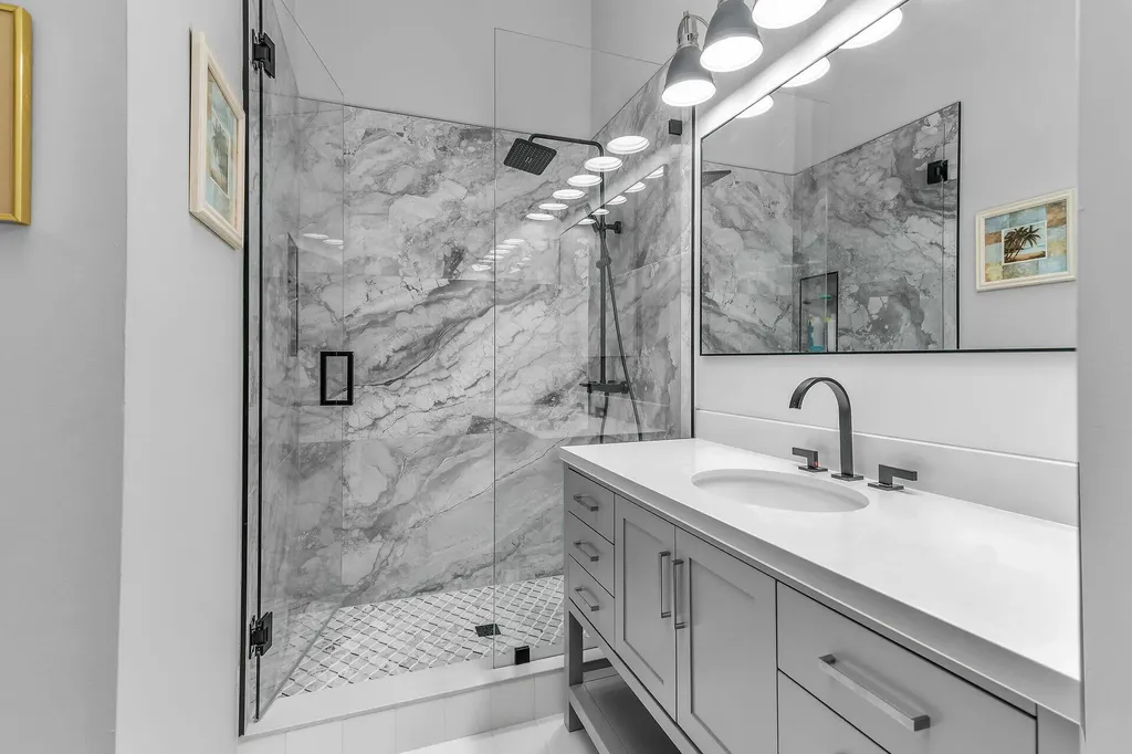 162 Newport Drive Naples FL 34114