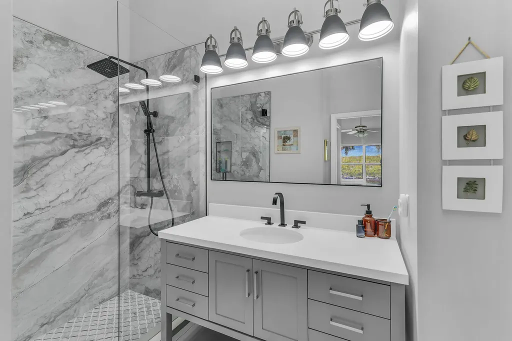 162 Newport Drive Naples FL 34114