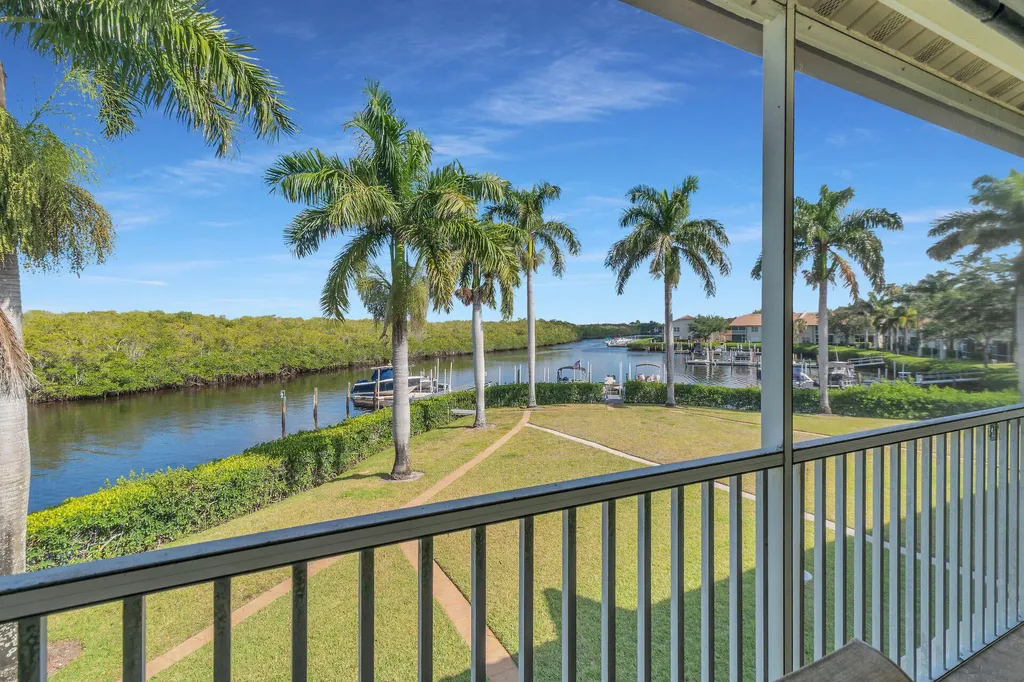 162 Newport Drive Naples FL 34114