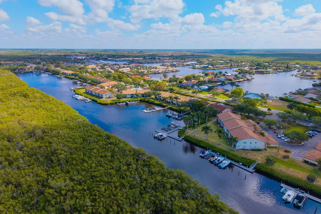 162 Newport Drive Naples FL 34114