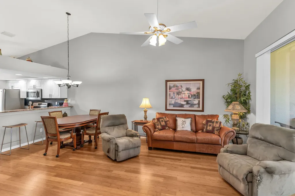 162 Newport Drive Naples FL 34114