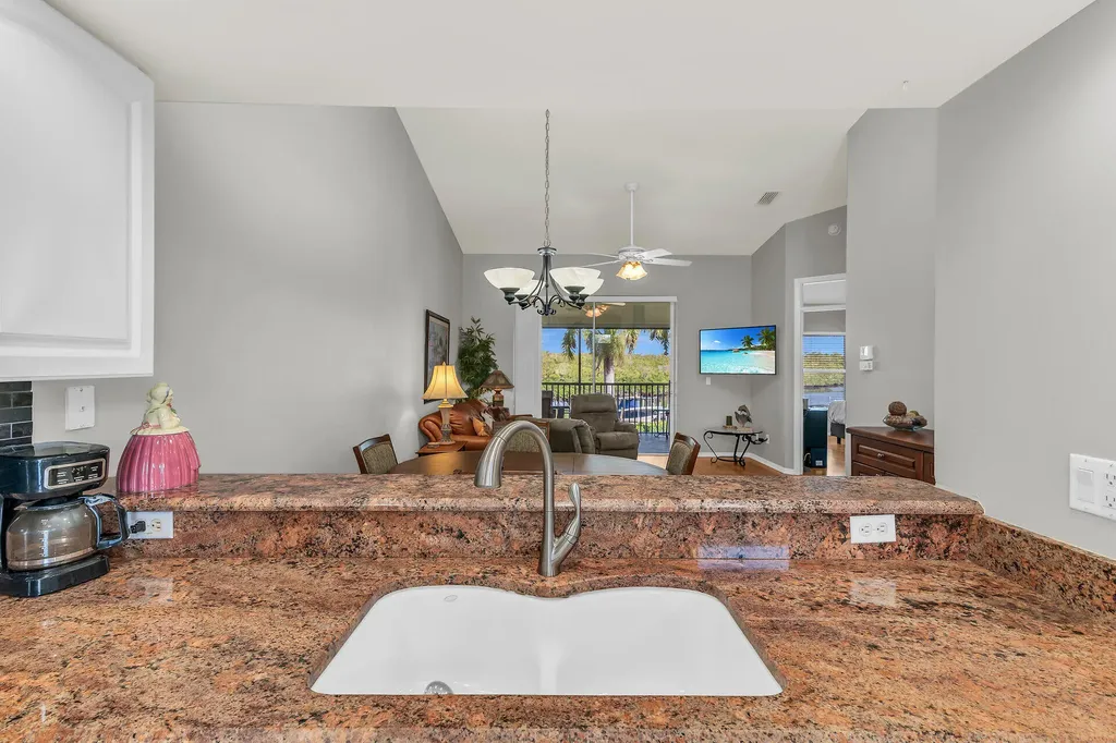 162 Newport Drive Naples FL 34114