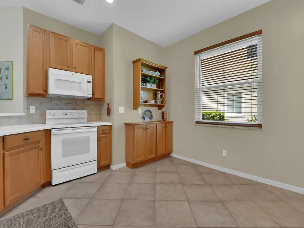 7539 Berkshire Pines Drive Naples FL 34104