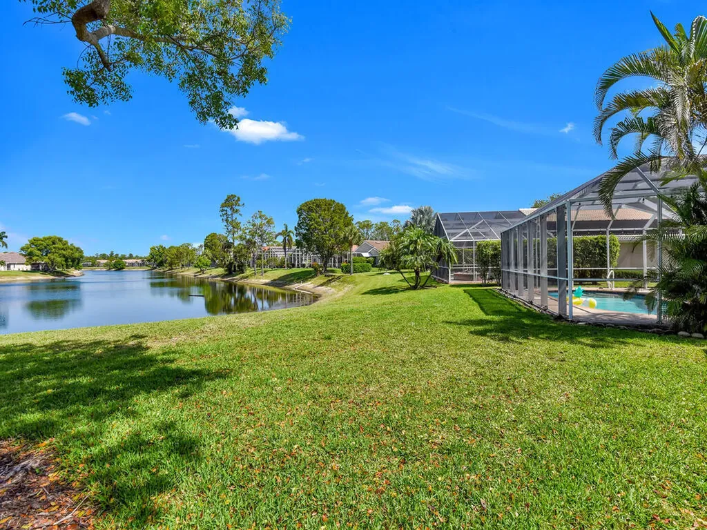 7539 Berkshire Pines Drive Naples FL 34104