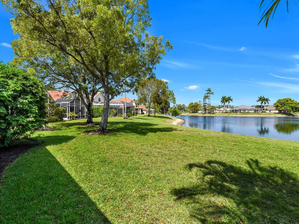 7539 Berkshire Pines Drive Naples FL 34104