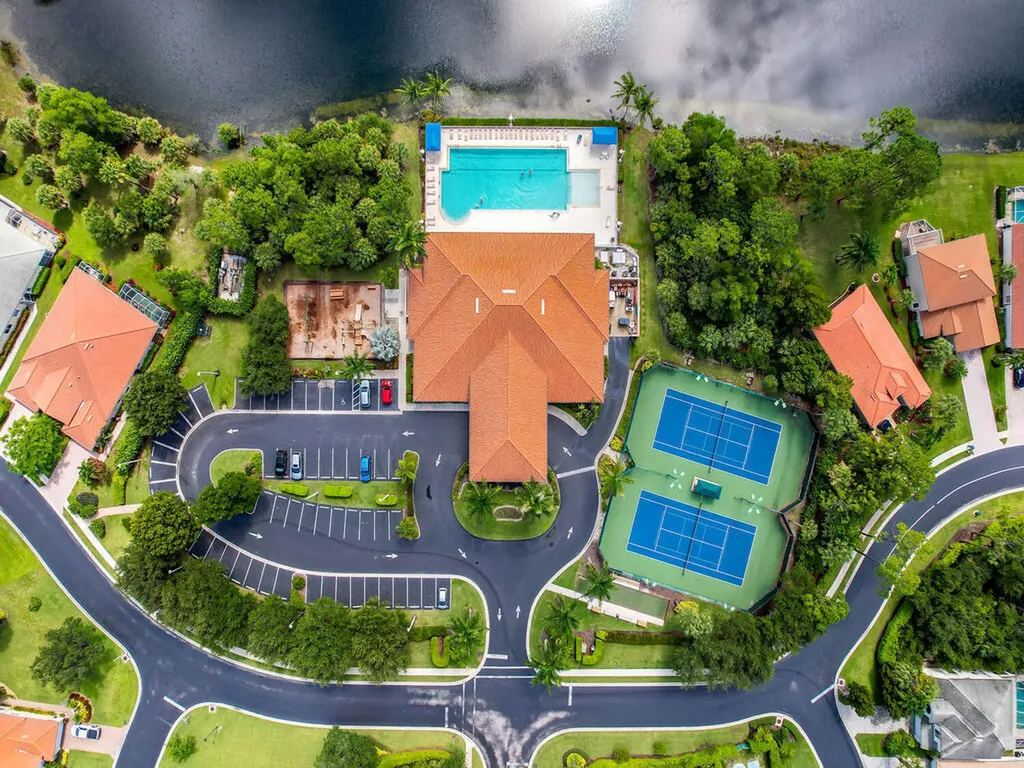 7539 Berkshire Pines Drive Naples FL 34104