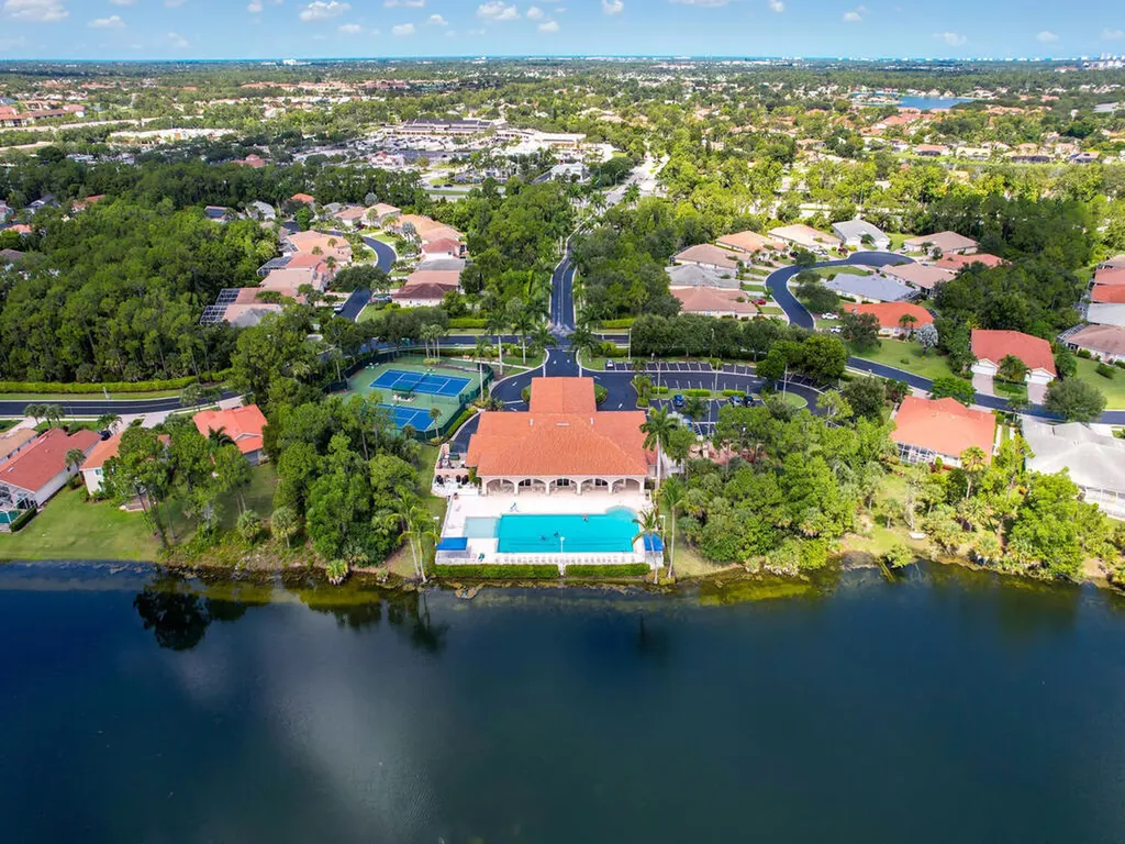 7539 Berkshire Pines Drive Naples FL 34104