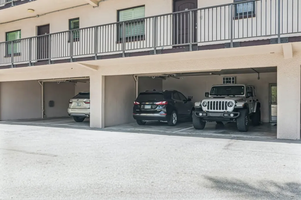 805 River Point Drive Naples FL 34102