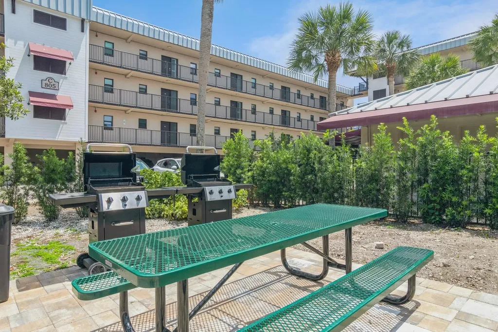 805 River Point Drive Naples FL 34102