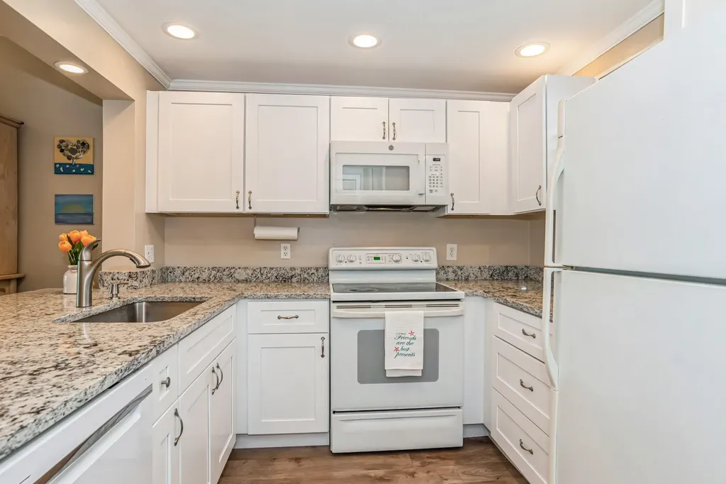 805 River Point Drive Naples FL 34102