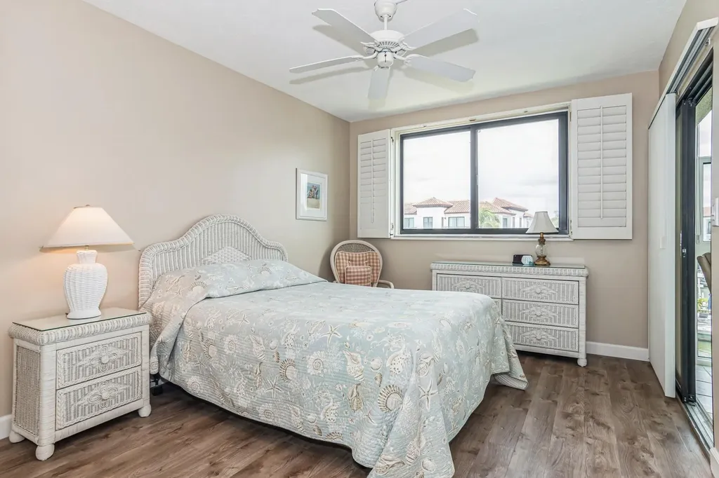 805 River Point Drive Naples FL 34102