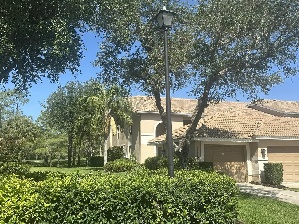 3715 Buttonwood Way Naples FL 34112