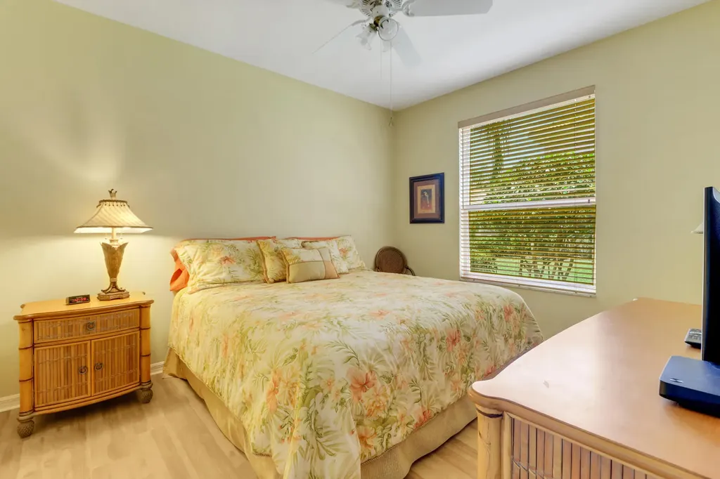 3715 Buttonwood Way Naples FL 34112