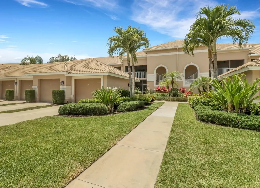 3715 Buttonwood Way Naples FL 34112