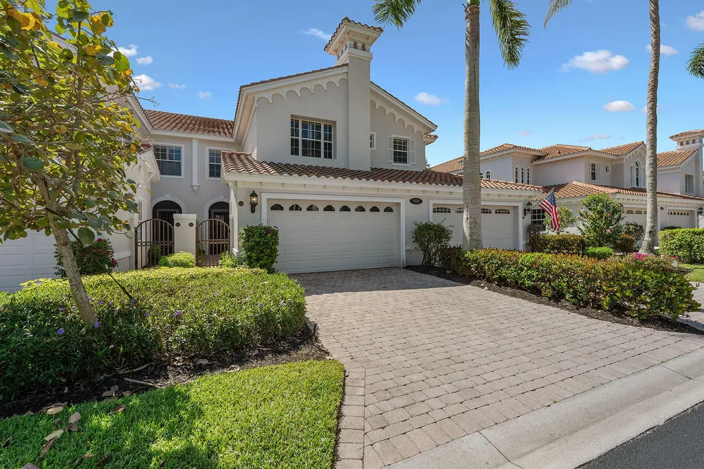 9030 Cascada Way Naples FL 34114
