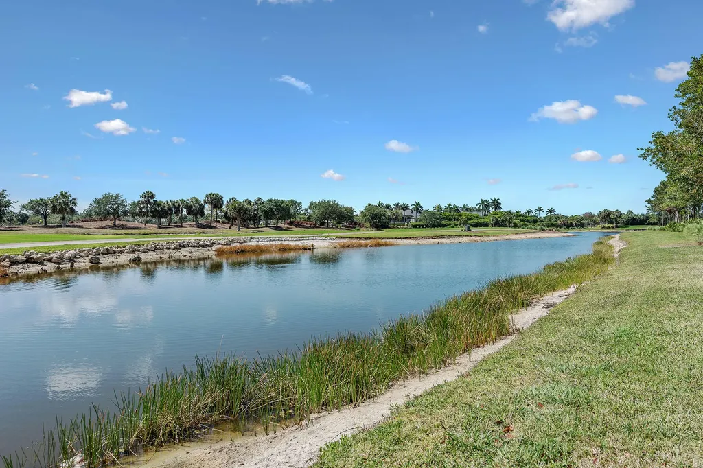 9030 Cascada Way Naples FL 34114