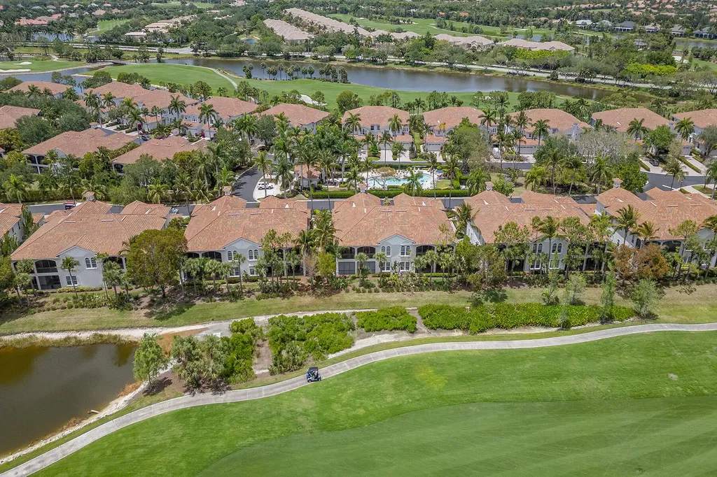 9030 Cascada Way Naples FL 34114