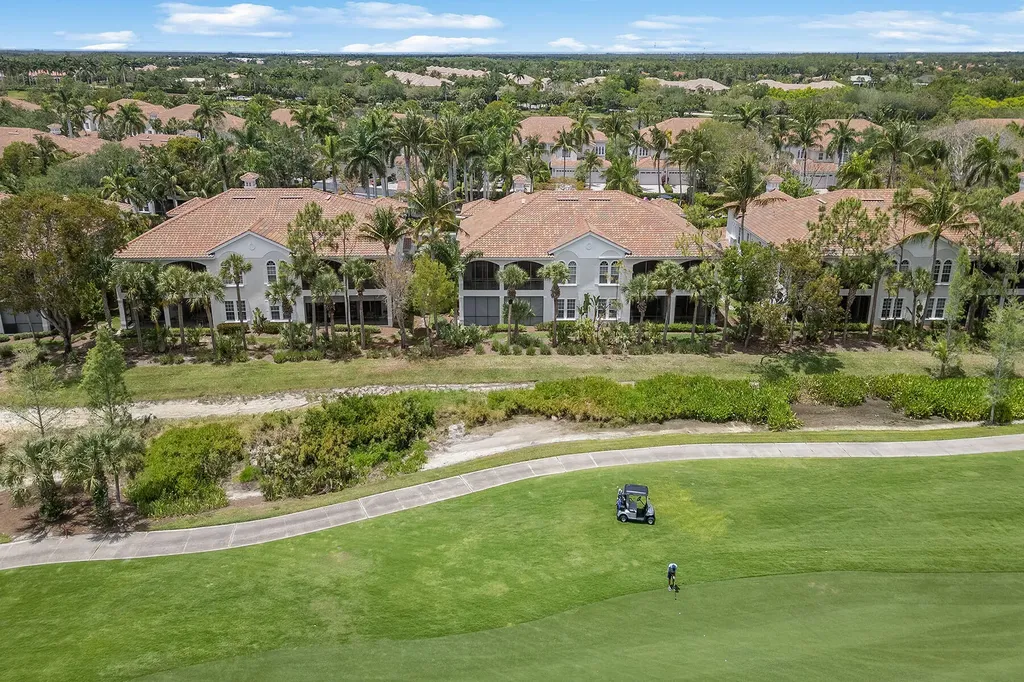 9030 Cascada Way Naples FL 34114