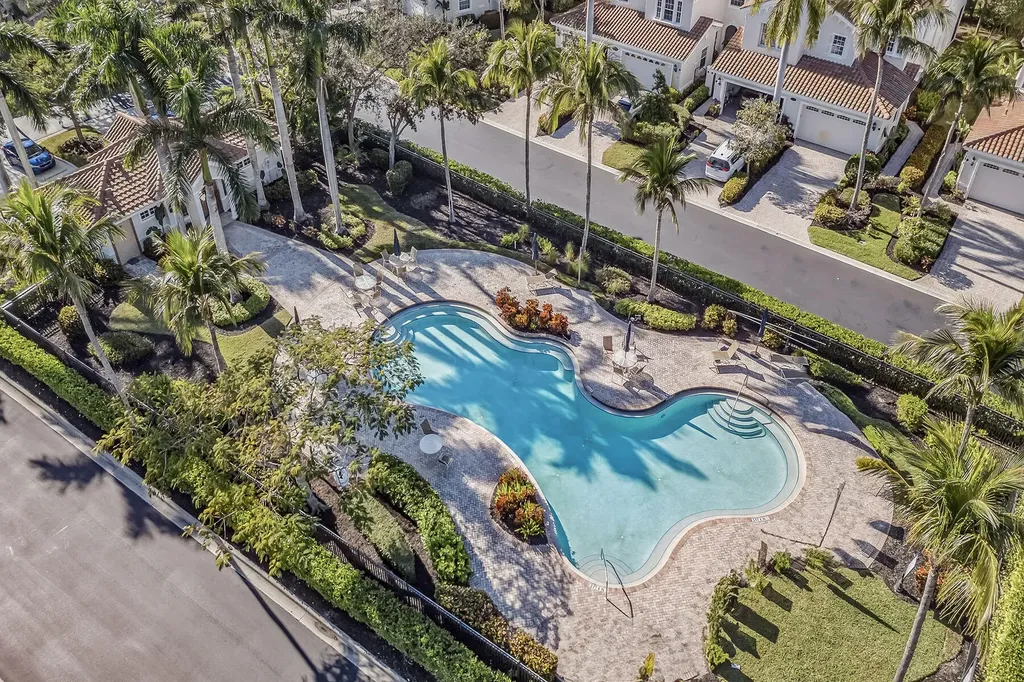 9030 Cascada Way Naples FL 34114