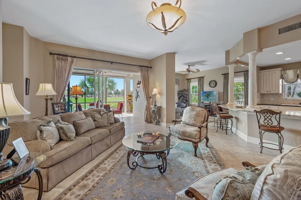 9030 Cascada Way Naples FL 34114