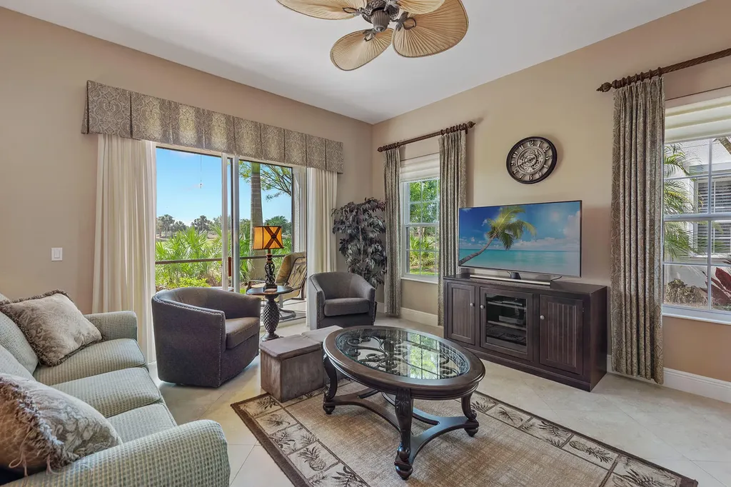 9030 Cascada Way Naples FL 34114