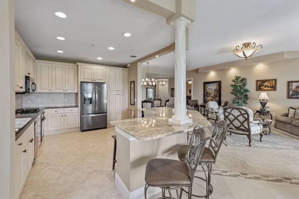 9030 Cascada Way Naples FL 34114