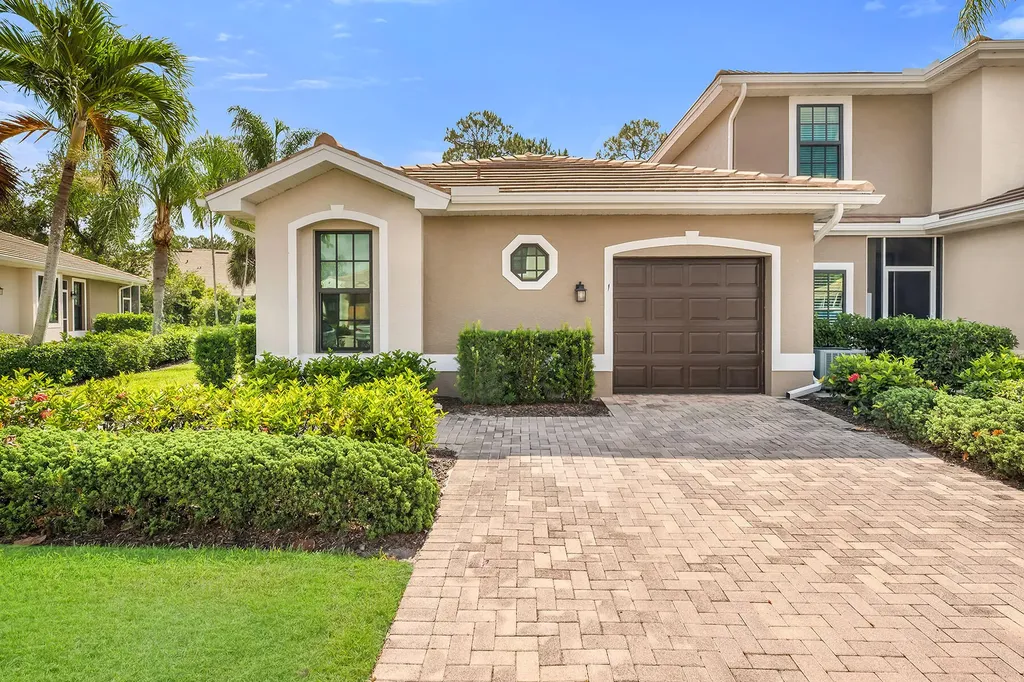 7805 Woodbrook Circle Naples FL 34104