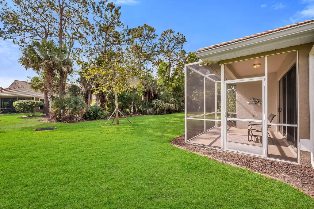 7805 Woodbrook Circle Naples FL 34104