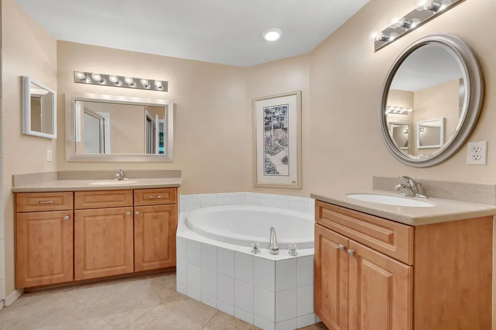 7805 Woodbrook Circle Naples FL 34104