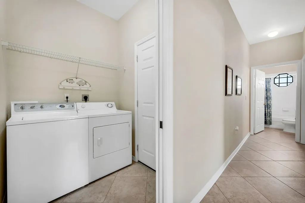 7805 Woodbrook Circle Naples FL 34104