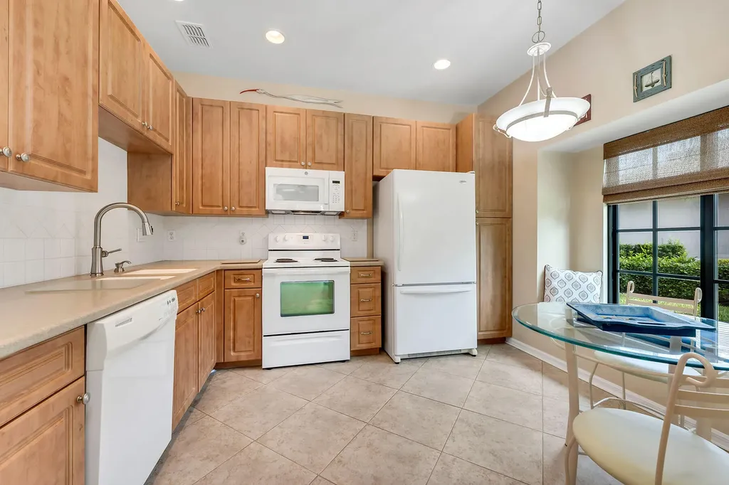 7805 Woodbrook Circle Naples FL 34104