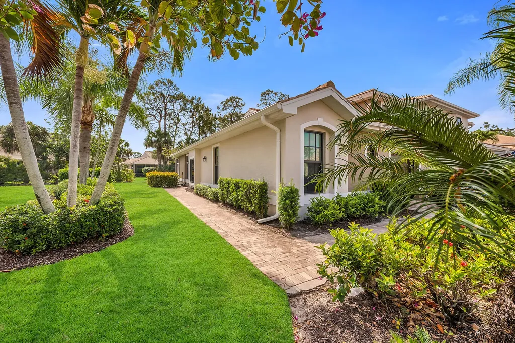 7805 Woodbrook Circle Naples FL 34104