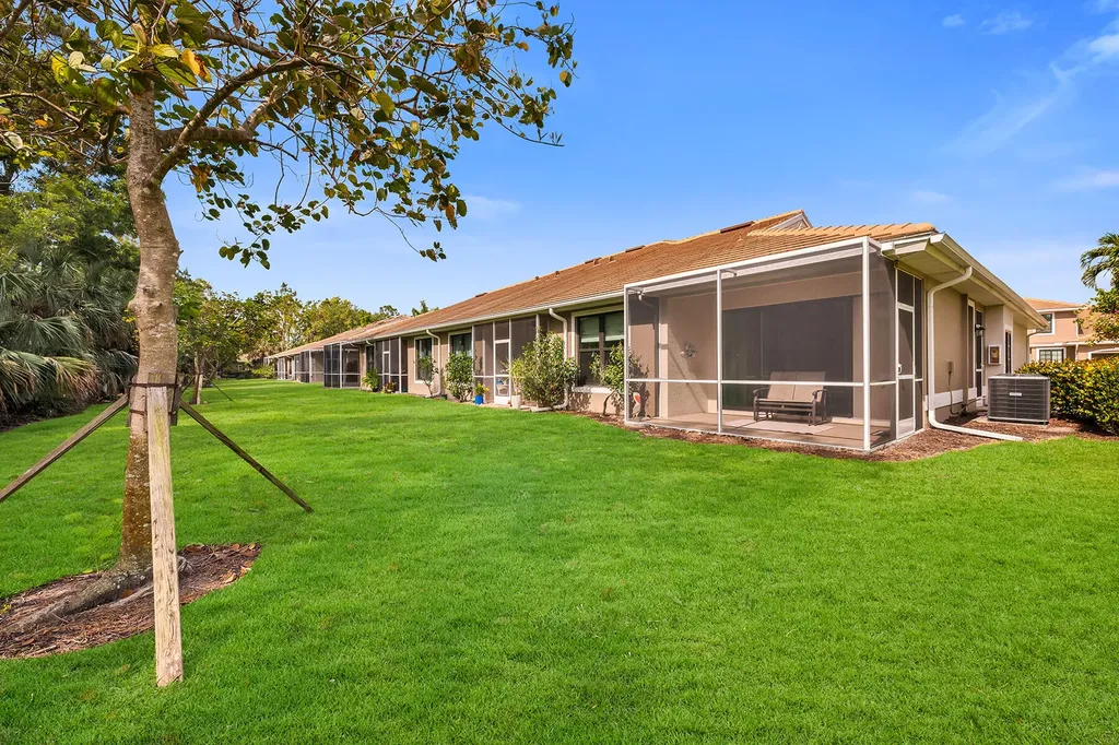 7805 Woodbrook Circle Naples FL 34104