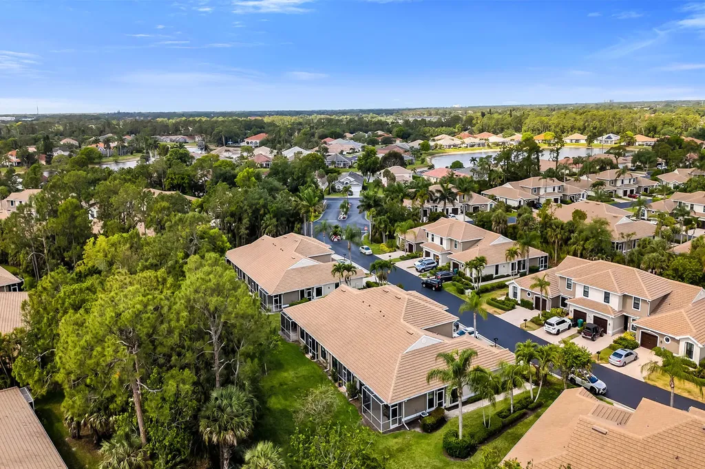 7805 Woodbrook Circle Naples FL 34104