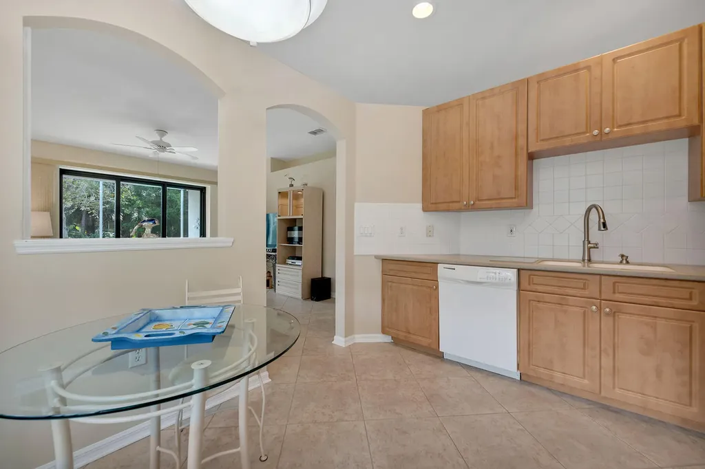 7805 Woodbrook Circle Naples FL 34104