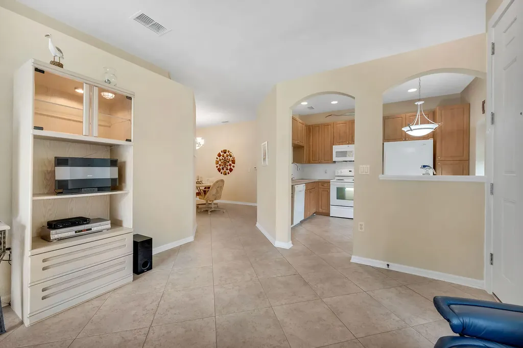 7805 Woodbrook Circle Naples FL 34104