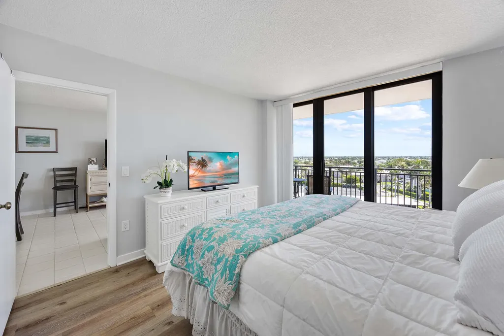 180 Seaview Marco Island FL 34145