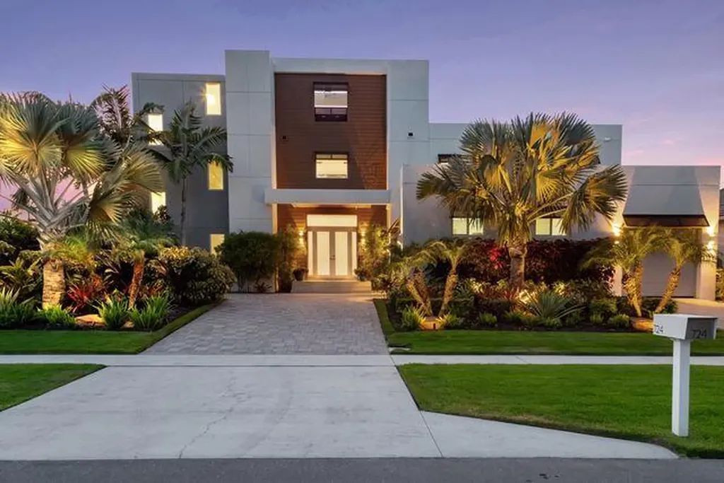 724 Plantation Court Marco Island FL 34145