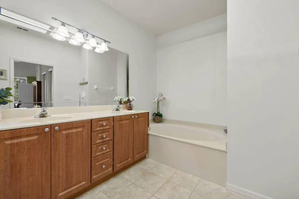 1409 Athol Way Naples FL 34104