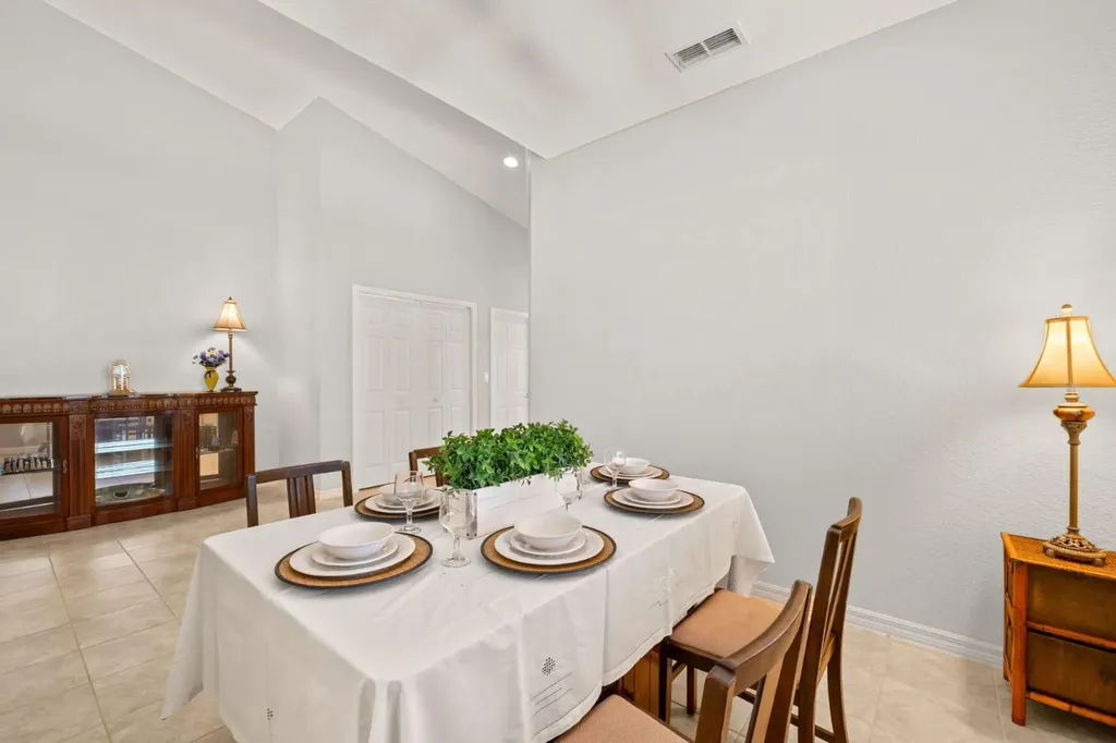 1409 Athol Way Naples FL 34104