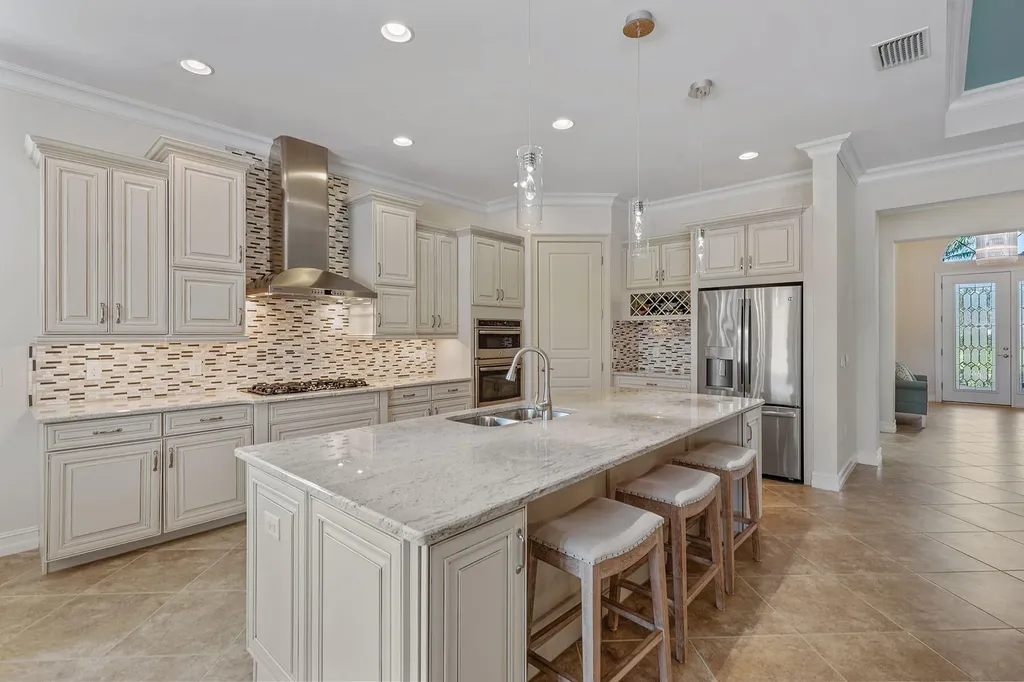 9479 Lagomar Court Naples FL 34114