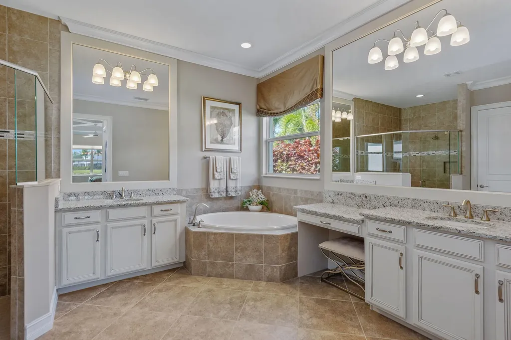 9479 Lagomar Court Naples FL 34114