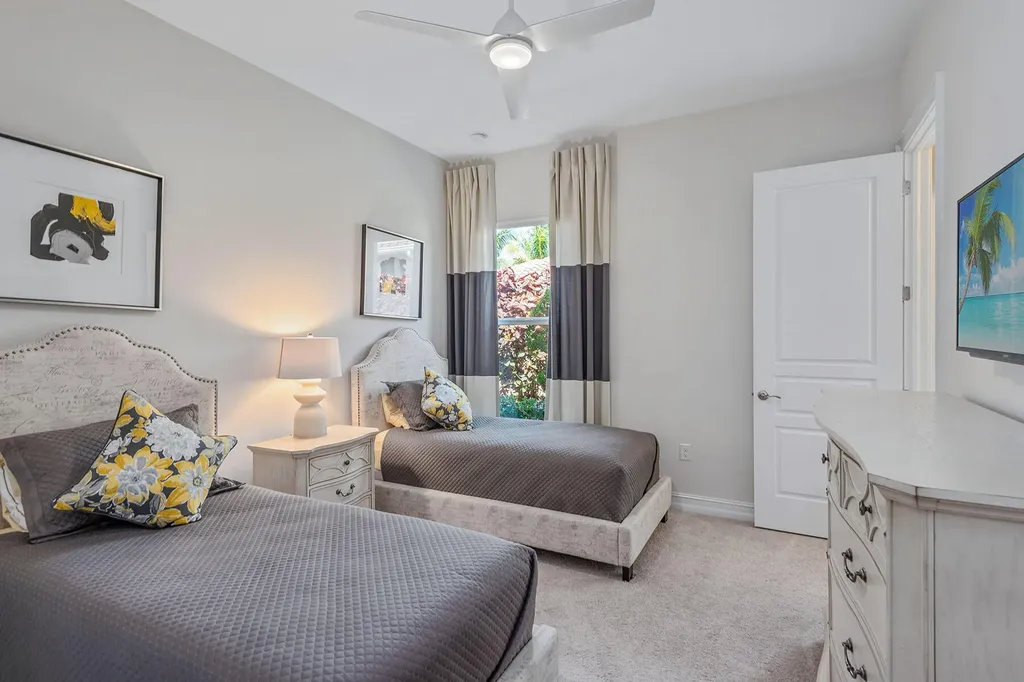 9479 Lagomar Court Naples FL 34114