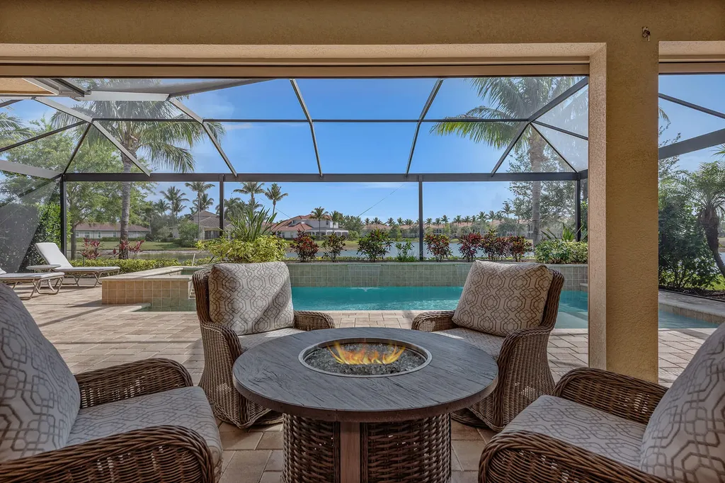 9479 Lagomar Court Naples FL 34114