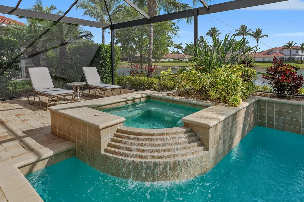 9479 Lagomar Court Naples FL 34114