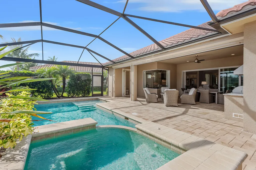 9479 Lagomar Court Naples FL 34114