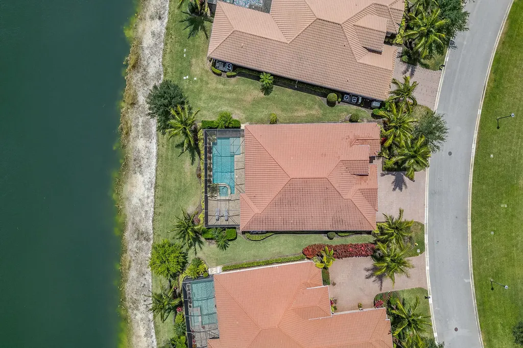 9479 Lagomar Court Naples FL 34114